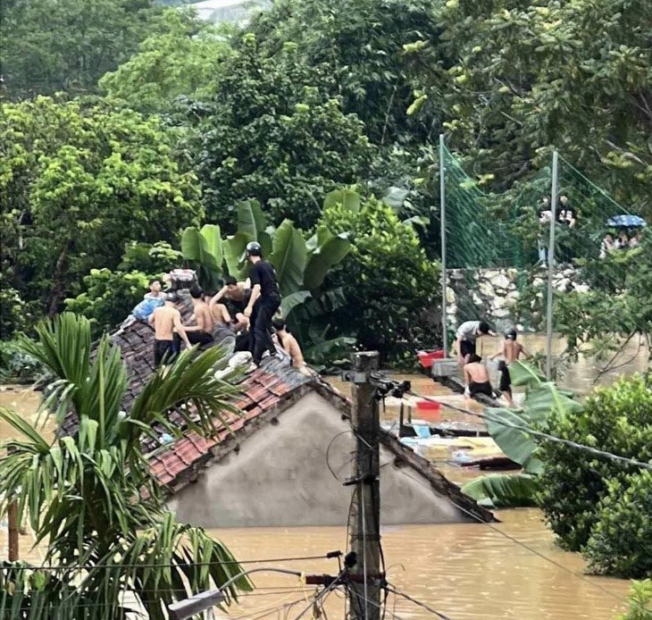 Mưa lũ làm gần 1200 ngôi nhà ở Nghệ An chìm trong biển nước - Ảnh 3. Mưa lũ làm gần 1200 ngôi nhà ở Nghệ An chìm trong biển nước - Ảnh 3.