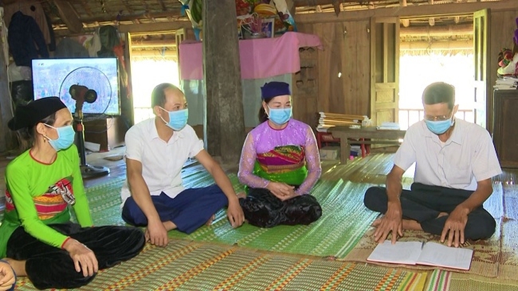 Nhiều hoạt động tuyên truyền cụ thể, ý nghĩa về pháp luật đến đồng bào dân tộc thiểu số và miền núi- Ảnh 2. Nhiều hoạt động tuyên truyền cụ thể, ý nghĩa về pháp luật đến đồng bào dân tộc thiểu số và miền núi- Ảnh 2.