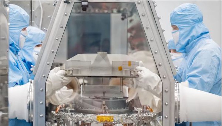 NASA mở khoang chứa mẫu vật từ tiểu hành tinh Bennu - Ảnh 2.