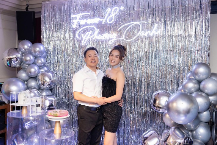 Phương Oanh đi thử váy cưới, chuẩn bị cho ngày trọng đại với Shark Bình - Ảnh 6. Phương Oanh đi thử váy cưới, chuẩn bị cho ngày trọng đại với Shark Bình - Ảnh 6.