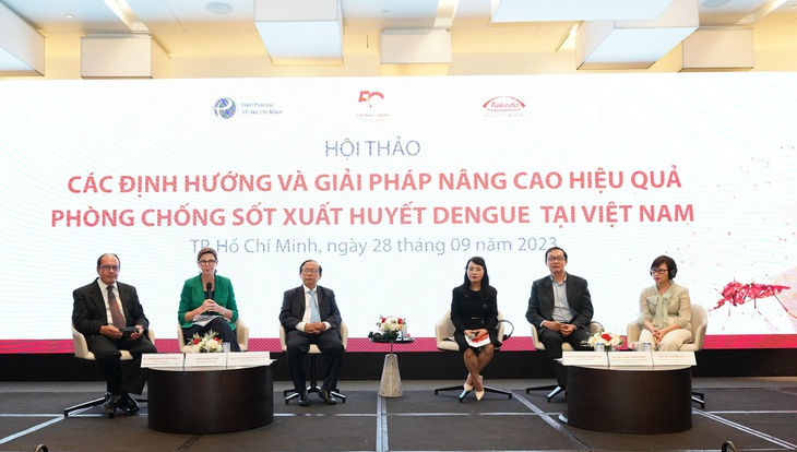 Các chuyên gia y tế họp bàn giải pháp tăng cường phòng chống sốt xuất huyết  - Ảnh 4.