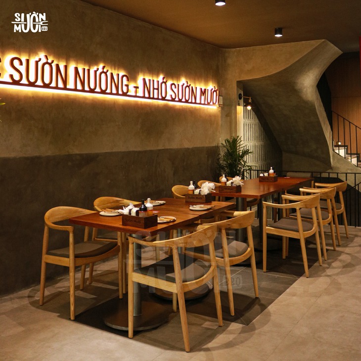 Đến nơi có món sườn nướng tảng nức tiếng Hà Nội, với hương vị khó quên - Ảnh 2. Đến nơi có món sườn nướng tảng nức tiếng Hà Nội, với hương vị khó quên - Ảnh 2.