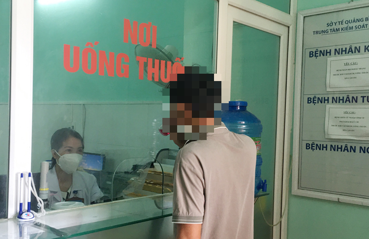 Ngành Y tế Quảng Bình nỗ lực vì mục tiêu kết thúc HIV/AIDS vào năm 2030 - Ảnh 2.