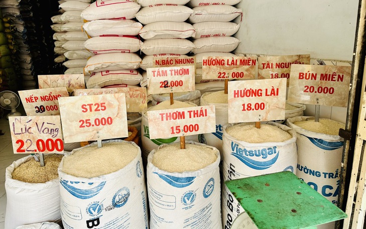 Giá gạo, xăng dầu, gas trong nước tăng theo giá thế giới khiến CPI tháng 9 tăng 1,08%