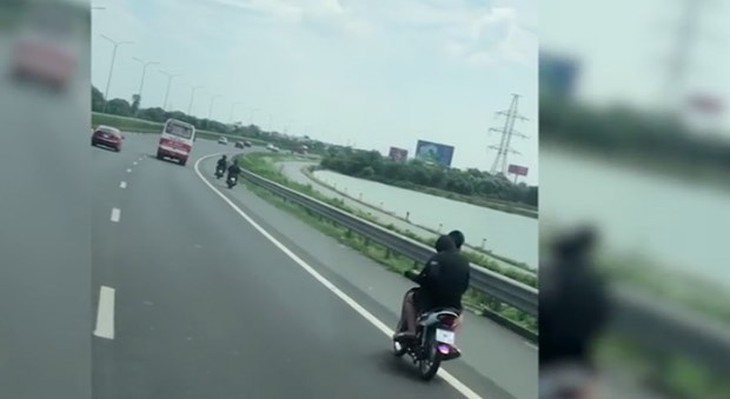 Xử lý nhóm thanh, thiếu niên chạy xe máy trên cao tốc Pháp Vân-Cầu Giẽ - Ảnh 1.