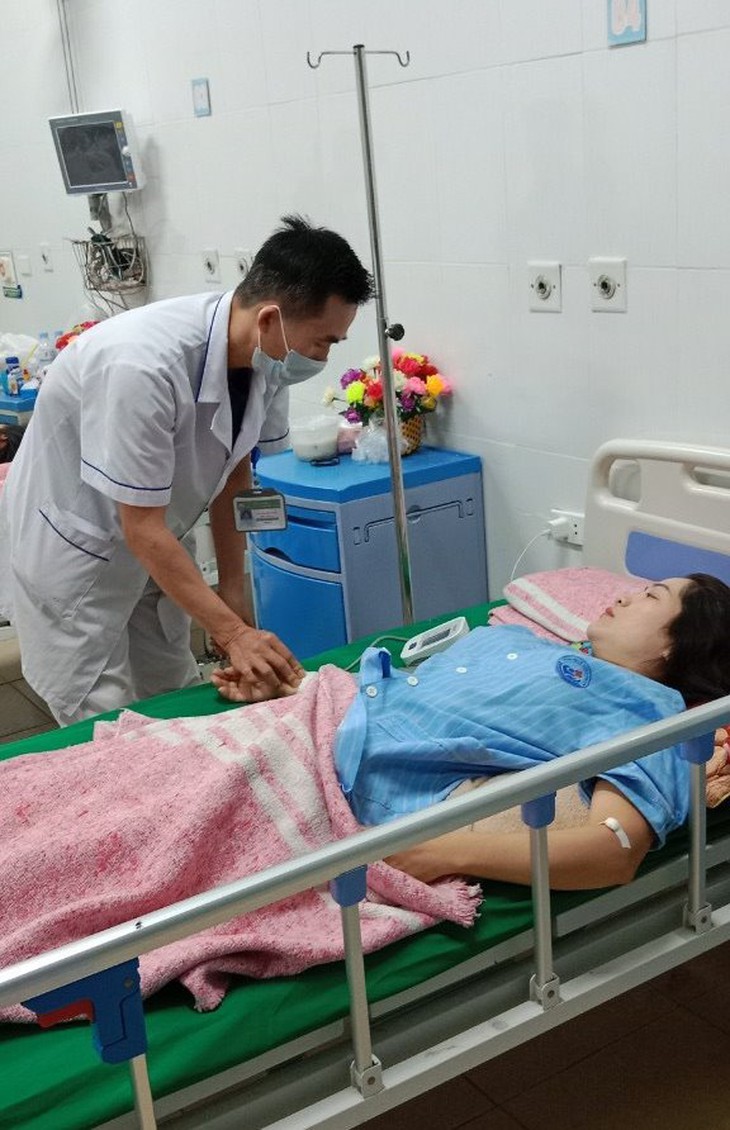 Hai cô giáo bị đất đá vùi lấp: "Chúng tôi biết ơn mọi người đã giúp đỡ" - Ảnh 1.