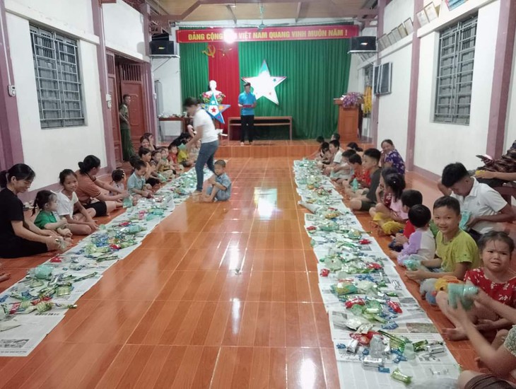 Trung thu đặc biệt của trẻ em xã nghèo vùng cao Lâm Bình và những thức quà đảm bảo tiêu chí 'sạch' - Ảnh 2.