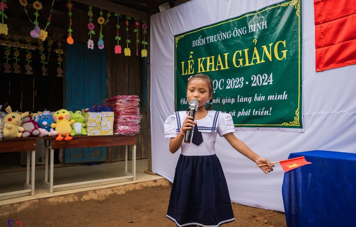 Xúc động lễ khai giảng đặc biệt ở giữa những tầng mây - Ảnh 7.