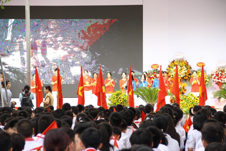 Học sinh vui mừng, háo hức trong ngày khai giảng năm học mới 2023-2024 - Ảnh 2. Học sinh vui mừng, háo hức trong ngày khai giảng năm học mới 2023-2024 - Ảnh 2.