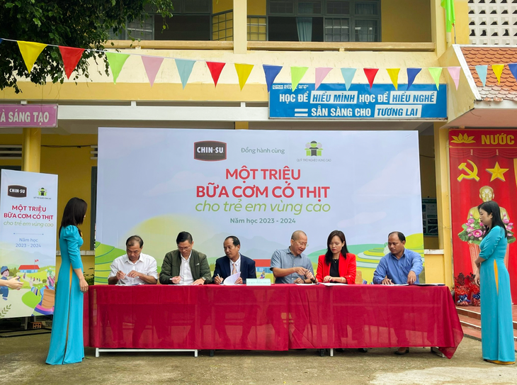CHIN-SU tài trợ “Một triệu bữa cơm có thịt” cho trẻ vùng cao - Ảnh 5.