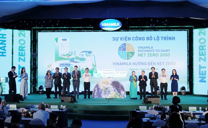 Vinamilk vào top 5 thương hiệu sữa có tính bền vững cao nhất toàn cầu - Ảnh 4. Vinamilk vào top 5 thương hiệu sữa có tính bền vững cao nhất toàn cầu - Ảnh 4.