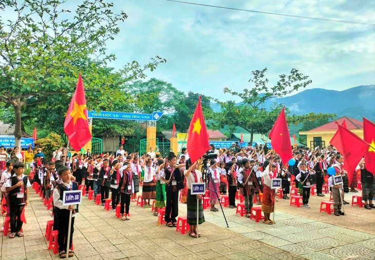 Lễ khai giảng đặc biệt ở trường học vùng biên viễn - Ảnh 5.