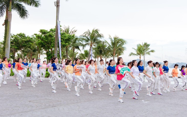 Shuffle Dance - Bộ môn đang được lan tỏa rộng rãi trong cộng đồng người trung niên