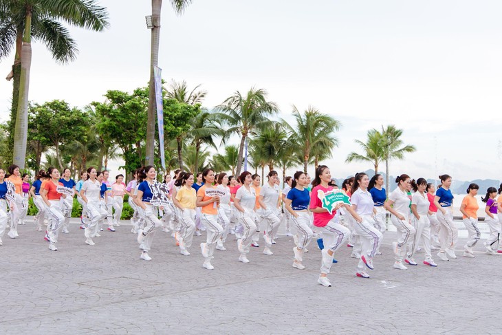 Shuffle Dance - Bộ môn đang được lan tỏa rộng rãi trong cộng đồng người trung niên - Ảnh 1. Shuffle Dance - Bộ môn đang được lan tỏa rộng rãi trong cộng đồng người trung niên - Ảnh 1.