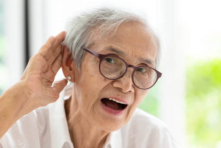 Bị ù tai, có tiếng ve kêu trong tai khi nào cần đi khám? - Ảnh 1.