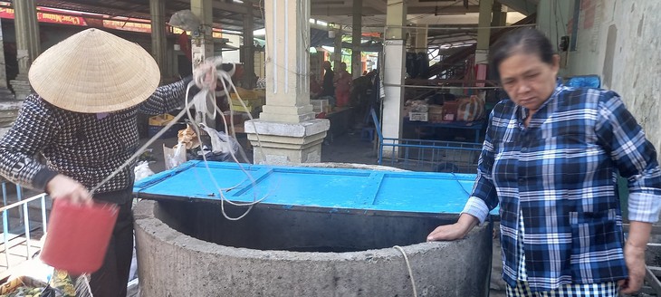 Hàng ngàn người “khát” nước ngọt trên hòn đảo nổi tiếng - Ảnh 3. Hàng ngàn người “khát” nước ngọt trên hòn đảo nổi tiếng - Ảnh 3.