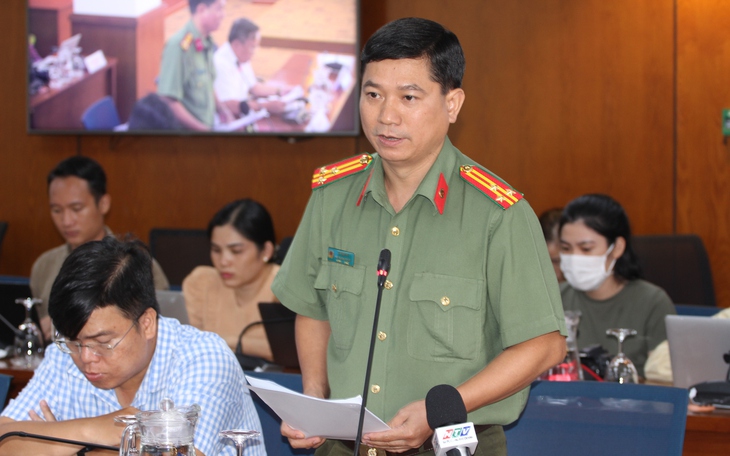 Vì sao người dân tạm trú ở TPHCM chưa thể đăng ký xe trên địa bàn?