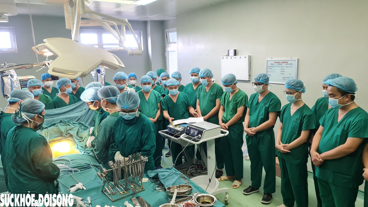 Bệnh viện HNĐK Nghệ An lần đầu tiên thực hiện lấy, ghép tạng từ người cho chết não - Ảnh 1. Bệnh viện HNĐK Nghệ An lần đầu tiên thực hiện lấy, ghép tạng từ người cho chết não - Ảnh 1.