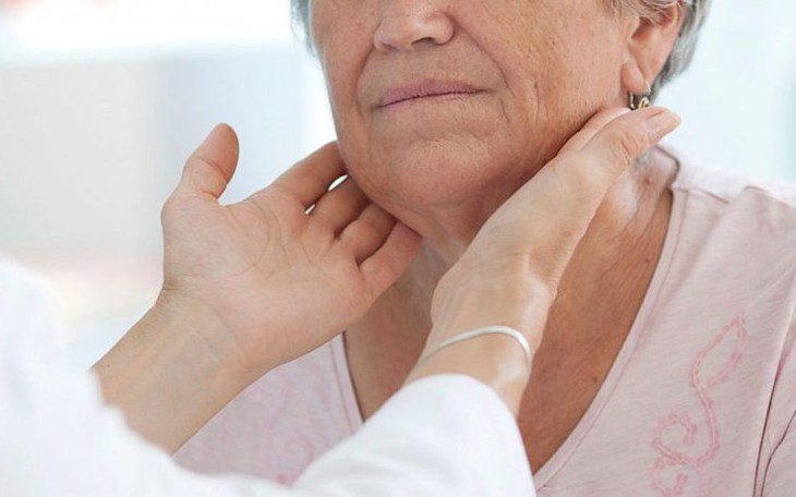 Bệnh bướu cổ đơn thuần nguyên nhân do đâu, có nguy hiểm không?