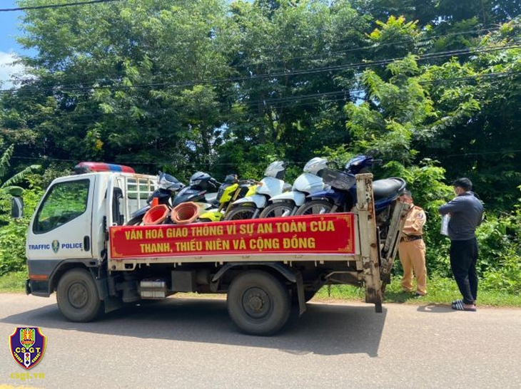 Khi nào CSGT được tuần tra kiểm soát công khai kết hợp hóa trang? - Ảnh 3. Khi nào CSGT được tuần tra kiểm soát công khai kết hợp hóa trang? - Ảnh 3.