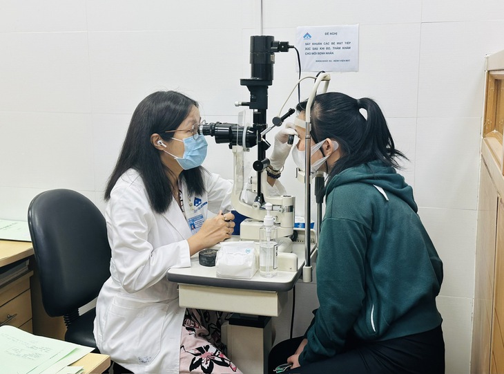 TPHCM gia tăng ca đau mắt đỏ, bác sĩ khuyến cáo cách phòng tránh thiết thực - Ảnh 3.