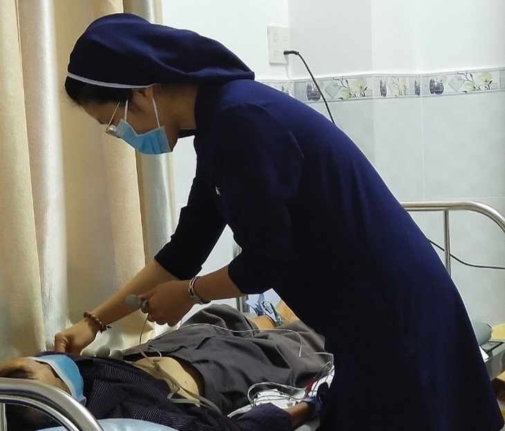 Lan tỏa tấm lòng từ thiện bác ái đối với người bệnh nghèo - Ảnh 2.