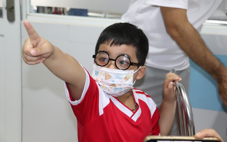 Bất ngờ với tác nhân gây dịch đau mắt đỏ tại TPHCM