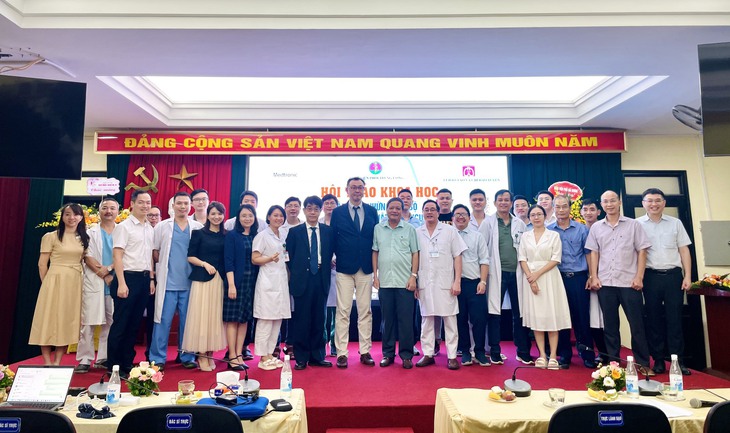 Phẫu thuật nội soi tạo hình khí, phế quản cho người bệnh ung thư phổi phức tạp - Ảnh 3.