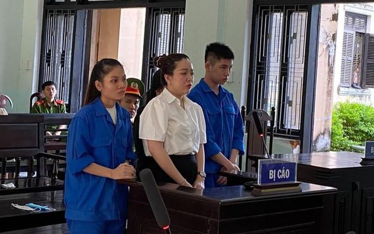 Giả danh nhân viên ngân hàng để lừa đảo chiếm đoạt tài sản