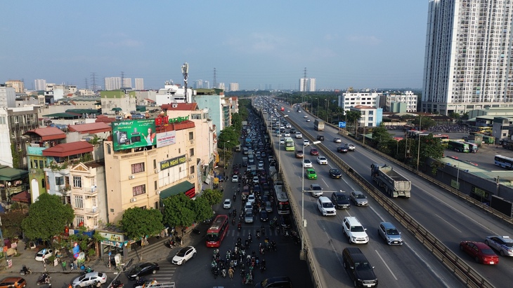 Kết thúc kỳ nghỉ Tết, giao thông cửa ngõ Thủ đô 'tăng nhiệt'- Ảnh 8.
