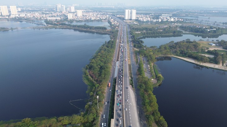 Kết thúc kỳ nghỉ Tết, giao thông cửa ngõ Thủ đô 'tăng nhiệt'- Ảnh 2.