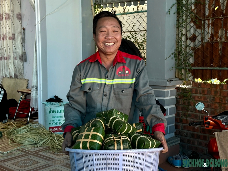 Choáng với ngôi làng gói bánh chưng 'thần tốc' chỉ 30 giây xong 1 cái- Ảnh 6.