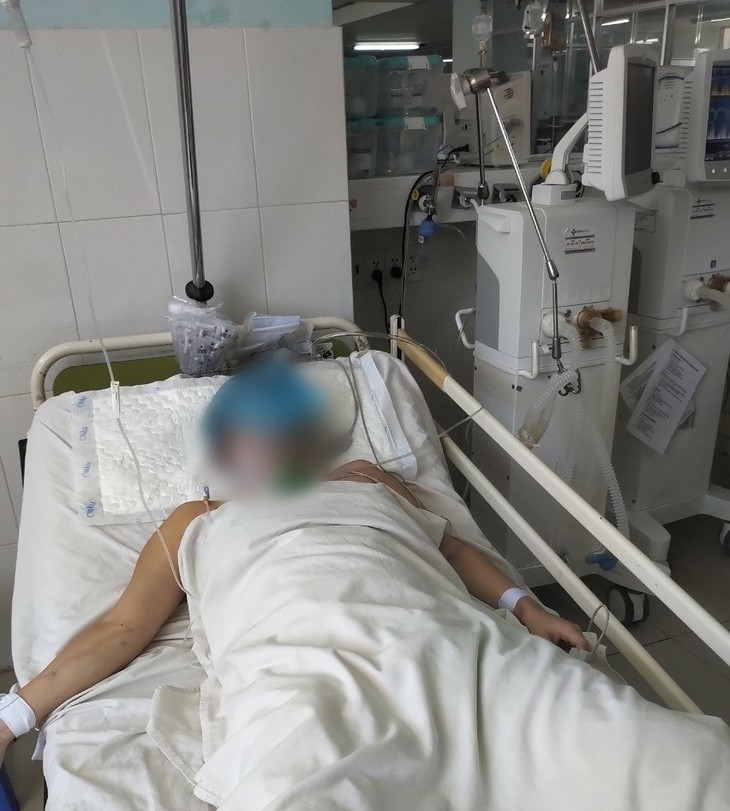 Nhập viện sau những chén rượu 'bạt mạng', bác sĩ chỉ cách phòng ngộ độc rượu cần biết- Ảnh 1.