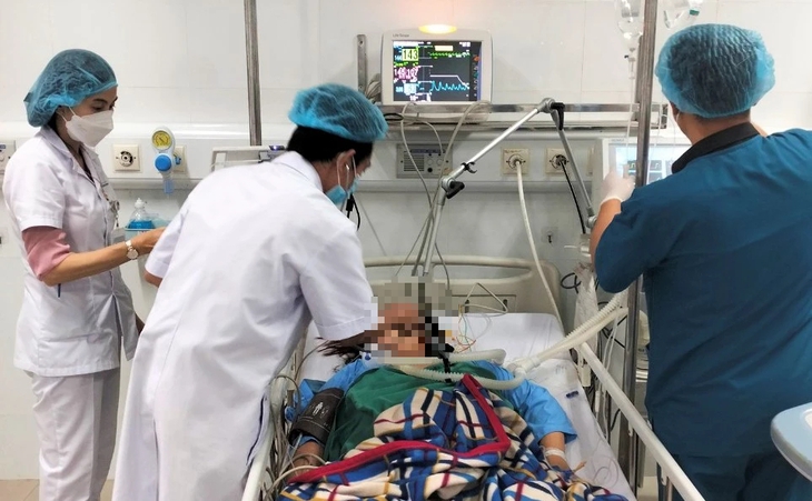 Bác sĩ kể chuyện cứu sản phụ nguy kịch mang trong mình 2 'thiên thần nhỏ'- Ảnh 1.