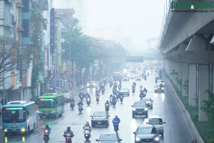 Mưa lạnh, sương mù 'nuốt chửng' loạt tòa chung cư cao tầng ở Hà Nội- Ảnh 6.