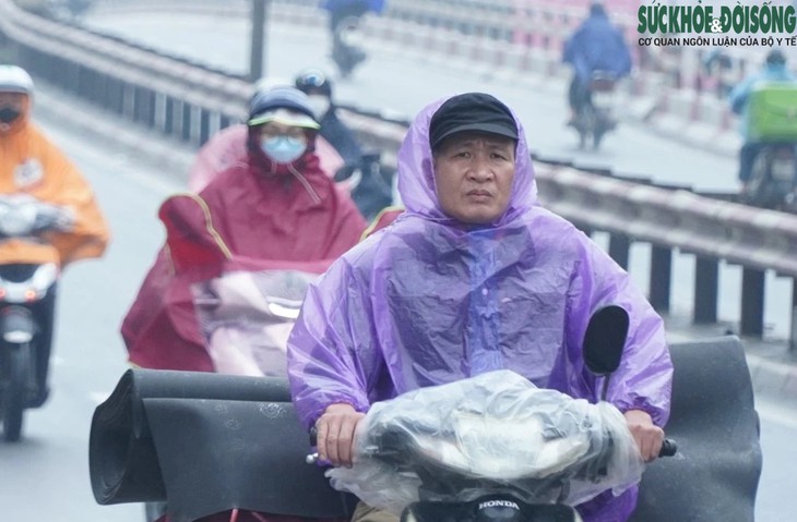 Mưa lạnh, sương mù 'nuốt chửng' loạt tòa chung cư cao tầng ở Hà Nội- Ảnh 9.