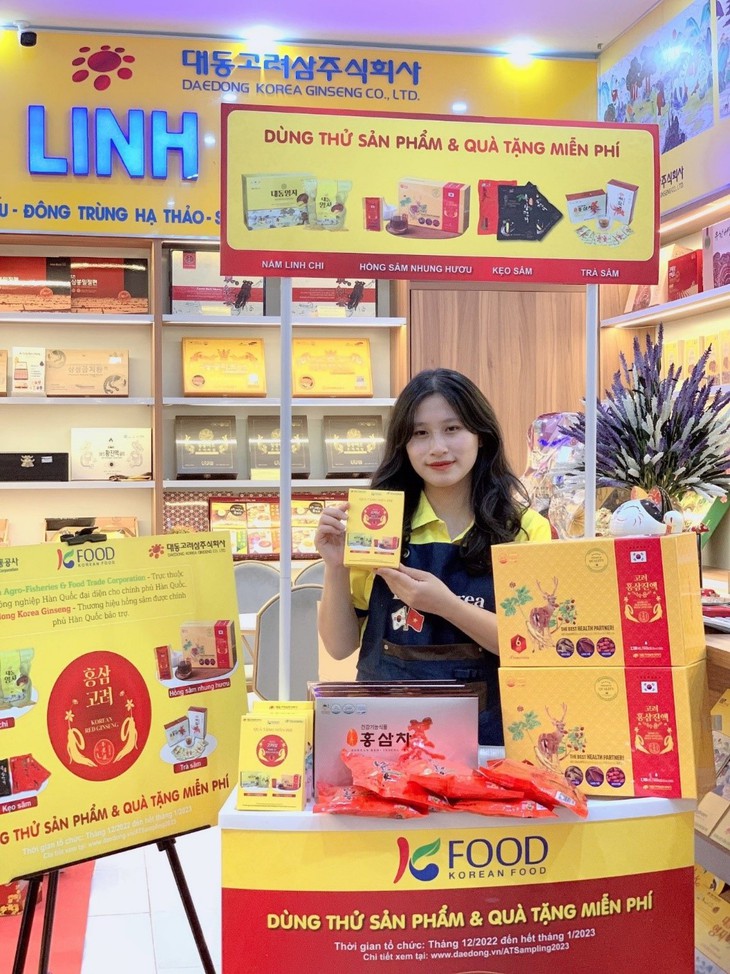 Đông đảo khách hàng tới trải nghiệm dùng thử sâm cao cấp Daedong Korea Ginseng- Ảnh 1. Đông đảo khách hàng tới trải nghiệm dùng thử sâm cao cấp Daedong Korea Ginseng- Ảnh 1.