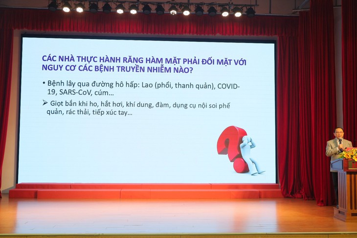 Bệnh nội khoa liên quan đến sức khoẻ răng miệng được "mổ xẻ" tại hội thảo chuyên sâu của HIU- Ảnh 4. Bệnh nội khoa liên quan đến sức khoẻ răng miệng được "mổ xẻ" tại hội thảo chuyên sâu của HIU- Ảnh 4.