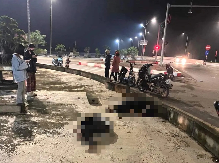Hải Dương: Va chạm với xe ô tô trong đêm, 2 người thương vong- Ảnh 1.