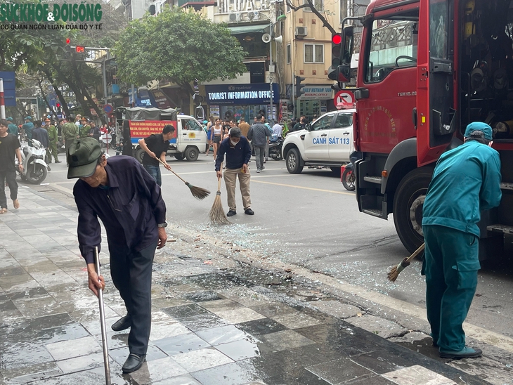 Cháy tại nhà 5 tầng trên phố Hàng Gai, Hà Nội- Ảnh 3.