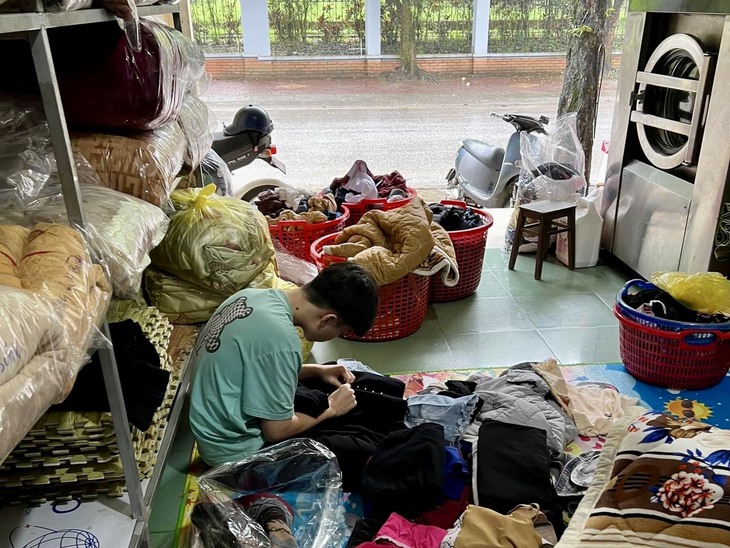 Kiếm tiền triệu từ nghề giặt sấy mùa nồm ẩm- Ảnh 2.