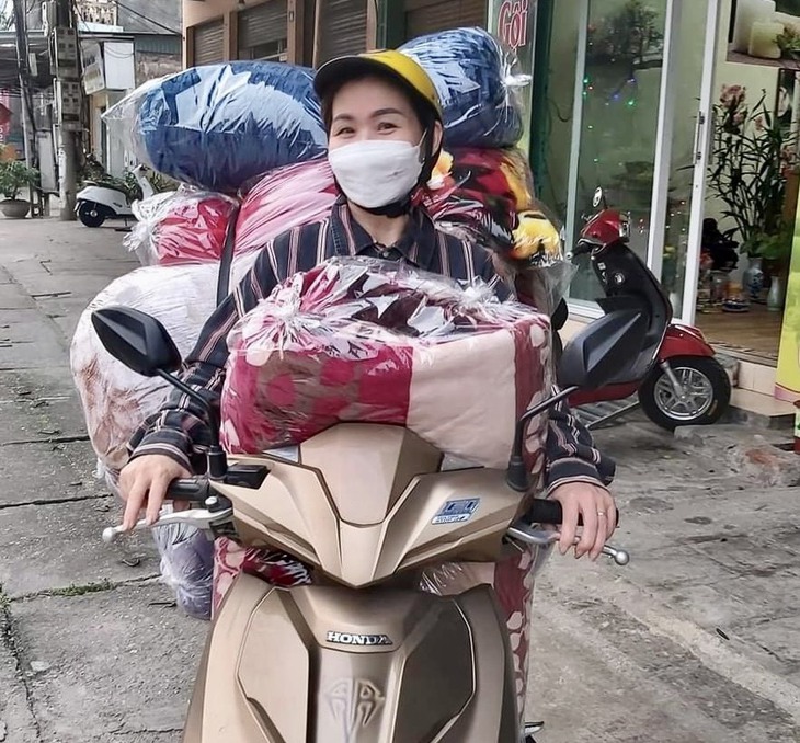 Kiếm tiền triệu từ nghề giặt sấy mùa nồm ẩm- Ảnh 3.