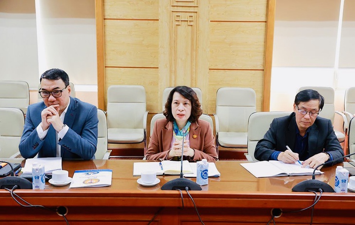 Thứ trưởng Bộ Y tế Nguyễn Thị Liên Hương tiếp Chủ tịch kiêm Tổng Giám đốc AstraZeneca Việt Nam - Ảnh 1.
