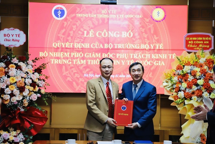 Thứ trưởng Trần Văn Thuấn trao quyết định bổ nhiệm Phó giám đốc Trung tâm Thông tin y tế Quốc gia- Ảnh 1. Thứ trưởng Trần Văn Thuấn trao quyết định bổ nhiệm Phó giám đốc Trung tâm Thông tin y tế Quốc gia- Ảnh 1.