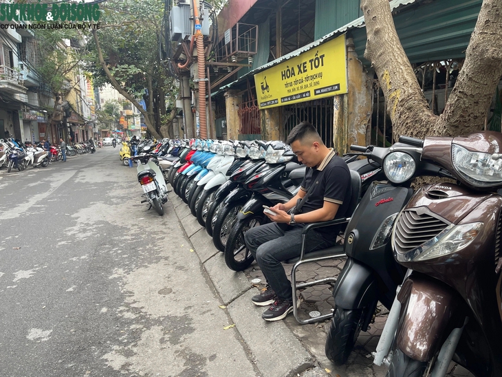 Vắng lặng ở chợ xe máy cũ chùa Hà dịp cuối năm- Ảnh 6. Vắng lặng ở chợ xe máy cũ chùa Hà dịp cuối năm- Ảnh 6.
