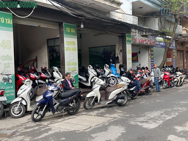 Vắng lặng ở chợ xe máy cũ chùa Hà dịp cuối năm- Ảnh 7. Vắng lặng ở chợ xe máy cũ chùa Hà dịp cuối năm- Ảnh 7.