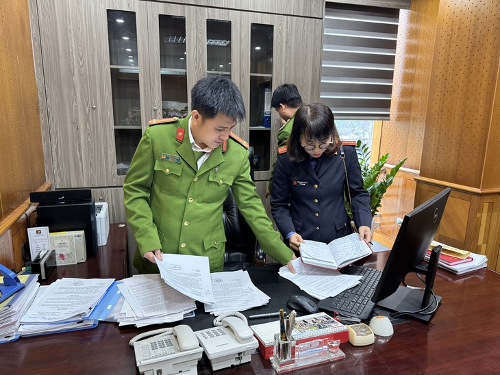 Bắt Phó Cục trưởng Cục Đăng kiểm Việt Nam Nguyễn Vũ Hải cùng nhiều cán bộ khác- Ảnh 3. Bắt Phó Cục trưởng Cục Đăng kiểm Việt Nam Nguyễn Vũ Hải cùng nhiều cán bộ khác- Ảnh 3.
