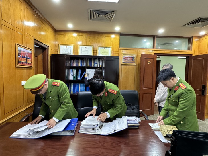 Bắt Phó Cục trưởng Cục Đăng kiểm Việt Nam Nguyễn Vũ Hải cùng nhiều cán bộ khác- Ảnh 2. Bắt Phó Cục trưởng Cục Đăng kiểm Việt Nam Nguyễn Vũ Hải cùng nhiều cán bộ khác- Ảnh 2.