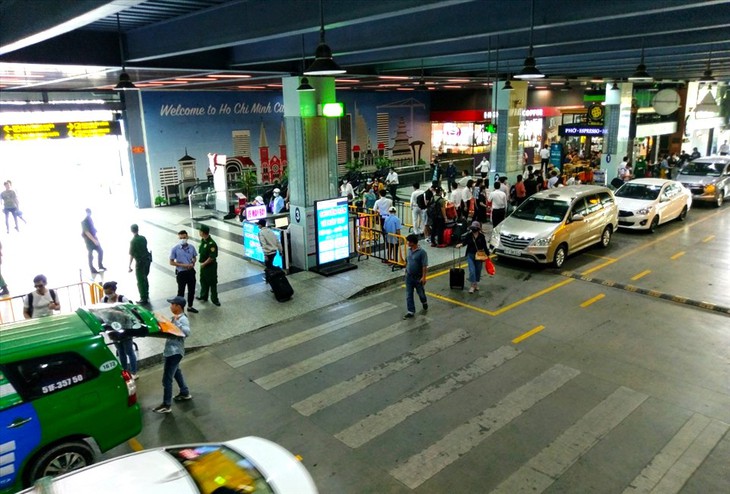 Cục Hàng không nêu tên 7 tỉnh cần tăng cường phương tiện đưa/đón khách tại sân bay- Ảnh 2. Cục Hàng không nêu tên 7 tỉnh cần tăng cường phương tiện đưa/đón khách tại sân bay- Ảnh 2.