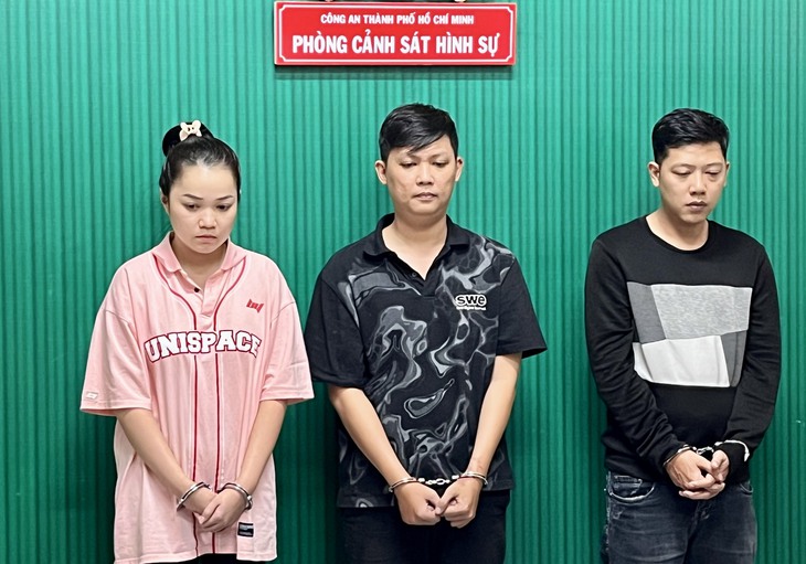Cô gái bị ép ký giấy vay nợ lãi nặng hàng tỷ đồng thay cho người yêu- Ảnh 1. Cô gái bị ép ký giấy vay nợ lãi nặng hàng tỷ đồng thay cho người yêu- Ảnh 1.